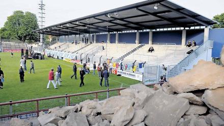 Die vorerst letzte Baustelle. In den Jahren 2010 und 2011 bekam das Karl-Liebknecht-Stadion eine neue Tribüne mit integrierten Funktionsräumen und Büros. Es war die vorerst letzte große Baumaßnahme an dem 90 Jahre alten Stadion, das innerhalb der Regionalliga und auch der Frauen-Bundesliga zu den schönsten Spielstätten gehört.