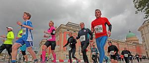 Auf der Route des 13. rbb-Laufs gab es einiges zu sehen, wie hier den Brandenburger Landtag.