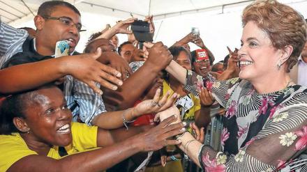 Brasiliens Präsidentin Dilma Rousseff soll in Verbindung mit dem Korruptionsskandal rund um die Erdölgesellschaft Petrobras gebracht werden.