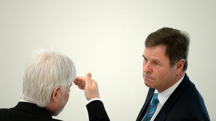 Der ehemalige brandenburgische Justizminister Helmuth Markov (l.) und Finanzminister Christian Görke (beide Die Linke).
