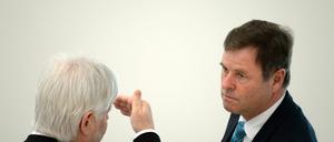 Der ehemalige brandenburgische Justizminister Helmuth Markov (l.) und Finanzminister Christian Görke (beide Die Linke).