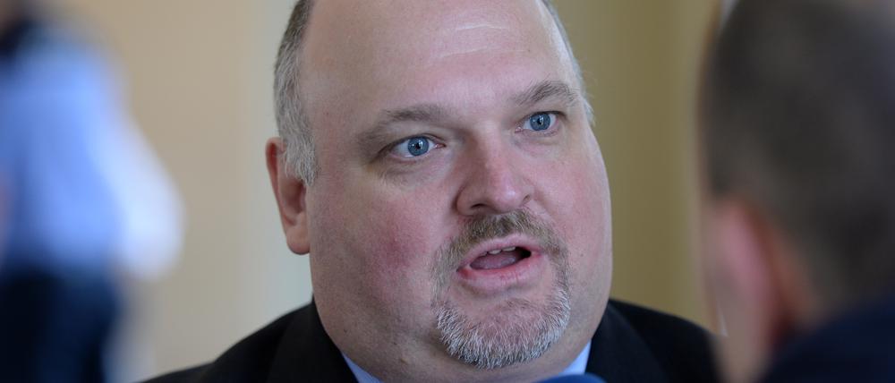 Der AfD-Abgeordnete Andreas Galau möchte sich in der Parlamentarischen Kontrollkommission dafür einsetzen, dass die Antifa stärker beobachtet wird.