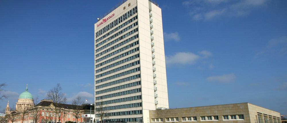 Das Mercure-Hotel soll langfristig abgerissen werden. Die Initiatoren des Bürgerbegehrens wollen das verhindern.