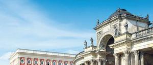 Aufbauleistung. Heute hat die Uni Potsdam ein gutes Renommee. Für ihre Anfangsjahre konstatierte Historiker Görtemaker durch die Übernahme nicht ausreichend qualifizierter Mitarbeiter allerdings eine wissenschaftliche Blockade, die nur durch außeruniversitäre Forschung aufgefangen werden konnte.