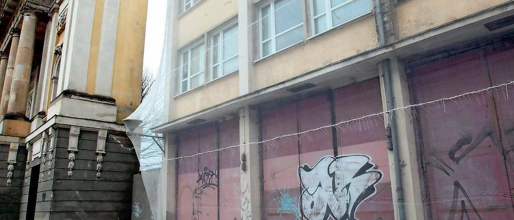 Abriss. Die alte Feuerwache soll neuen Wohnungen weichen.