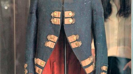 Ursprung aller Normierung? Natürlich Preußen. Die Uniformen mussten in großer Menge und für alle passend hergestellt werden. Bis heute wird der Körper kategorisiert.