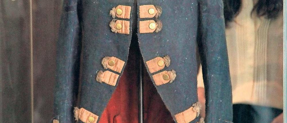 Ursprung aller Normierung? Natürlich Preußen. Die Uniformen mussten in großer Menge und für alle passend hergestellt werden. Bis heute wird der Körper kategorisiert.