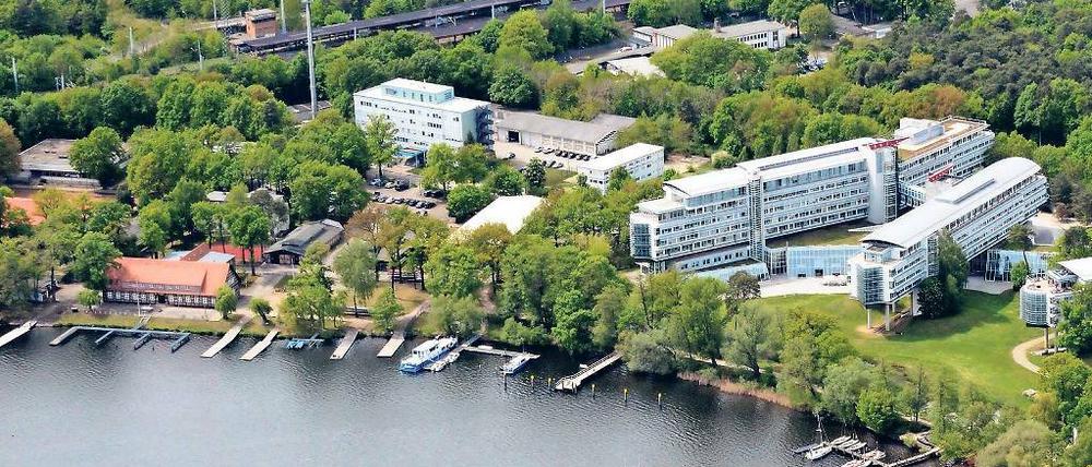 In die Jahre gekommen. Das früher beliebte Ausflugslokal „Seekrug“ am Templiner See ist seit Langem geschlossen. Auch hinter dem einst erfolgreichen Ruderstandort stehen Fragezeichen.