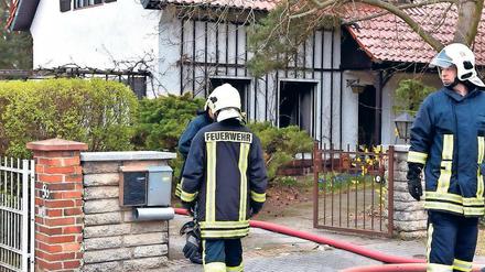 Brand in Rehbrücke. Ein Bewohner wurde nur noch tot geborgen.