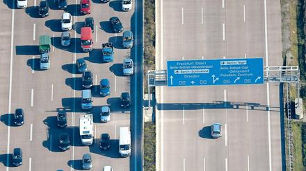 Mehr Spuren. Schon jetzt ist die A10 eine der frequentiertesten Autobahnen Deutschlands. Jetzt wird erweitert.