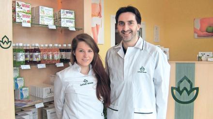 Nicht nur für Übergewichtige: NatureHouse-Chef Nicolas Beaufrere und Diätassistentin Nicola Ross prüfen die Ernährung und wollen zum Wunschgewicht verhelfen.