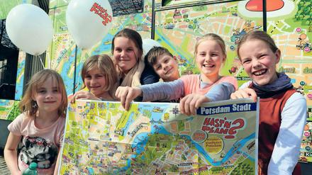 Haben einen Plan. Die Kinder der Grundschule Waldstadt haben – neben Kindern weiterer Schulen – an der Überarbeitung des Kinderstadtplans mitgewirkt. Aber eigentlich ist er schon ziemlich perfekt, finden sie.