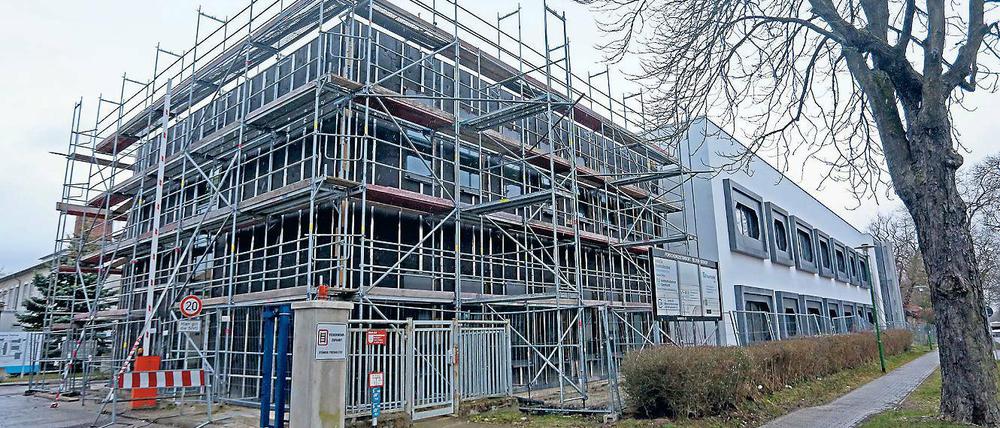 Mehr Platz. Das Biomedizintechnikum III am Forschungsstandort Teltow-Seehof soll im Sommer eröffnet werden. Nun ist als Nachfolgeinvestition für sechs Millionen Euro ein Gründerzentrum geplant.
