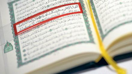 Unter Verdacht. Ein Koran, fotografiert in der neuen Wissenschaftsetage des Bildungsforums in Potsdam. Das Landeskriminalamt hat für die Beobachtung von Islamisten seit 2015 eine neue Ermittlungsgruppe.