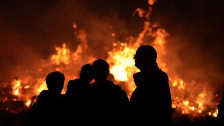 Osterfeuer in Seeburg (Brandenburg).