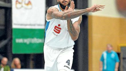 Es kommt was auf sie zu. Die Basketballer des RSV Eintracht um Jeff Harper werden sich in der nun bevorstehenden Abstiegsrunde die Bälle zupassen. Und bei den Würfen sollen sie treffsicherer werden – so fordert es RSV-Coach Jan Sauerbrey.