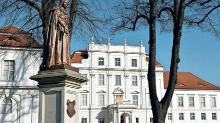Oranienburg gehört dazu. Bei der weiteren Entwicklung der Hauptstadtregion wollen sich Brandenburg und Berlin auf den sogenannten Berliner Siedlungsstern konzentrieren, also auf jene Gemeinden, die entlang der großen S- und Regionalbahntrassen liegen.