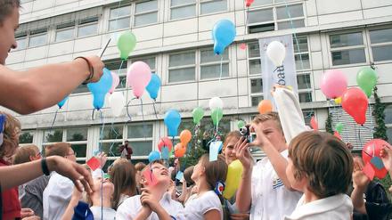 Braucht Werder sowas auch? Eröffnung des Bildungscampus 2008, den die Hoffbauer-Stiftung in Kleinmachnow betreibt.