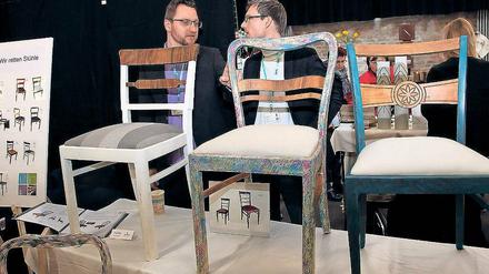 Aufgemöbelt. "Vintage - vom Stuhl aufwärts/Tuschel &amp; Fiedler" aus Berlin bei der Kreativmesse im Waschhaus.
