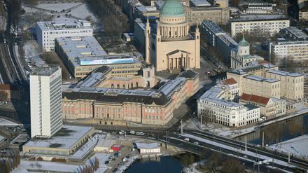 Die Initiative "Potsdamer Mitte neu denken" will weiteren Abriss von DDR-Bauten per Bürgerbegehren stoppen.