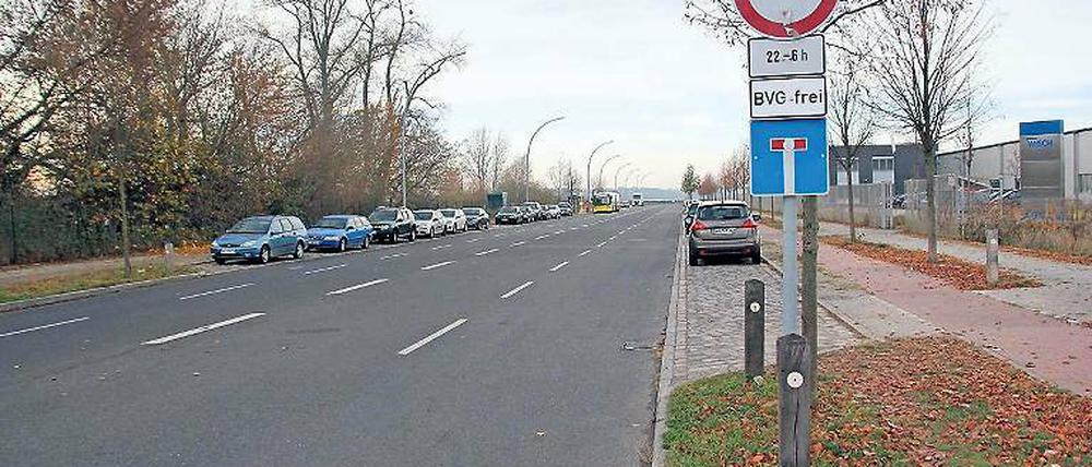 Bis hierhin und nicht weiter. Sieht nicht nach Sackgasse aus, ist aber eine: Der Brunsbütteler Damm endet an der Stadtgrenze.
