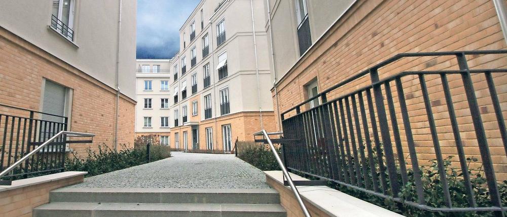 Auch in der Speicherstadt warten noch große Wohnungen auf Mieter – zum Beispiel eine Dreizimmerwohnung im Dachgeschoss für knapp 1500 Euro Kaltmiete monatlich.