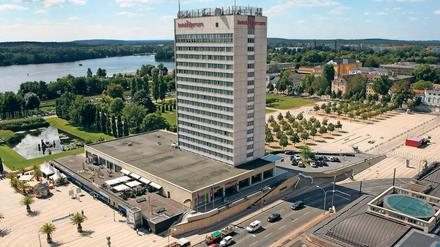 Stein des Anstoßes. Ein Bürgerbegehren soll das Hotelhochhaus retten.