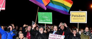 Potsdamer demonstrierten gegen den achten Pogida-Aufmarsch am 9. März durch die Innenstadt.