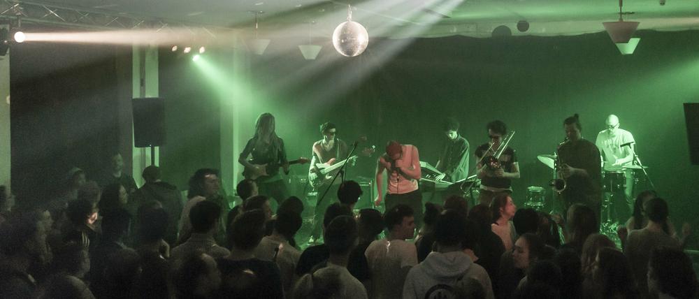 Live im Haus 2: Footprint Project.