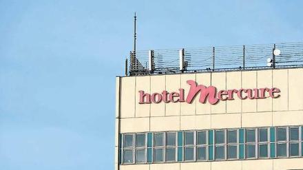 Haus mit Historie. Die Initiative "Potsdamer Mitte neu denken" will ein Bürgerbegehren zum Mercure starten.