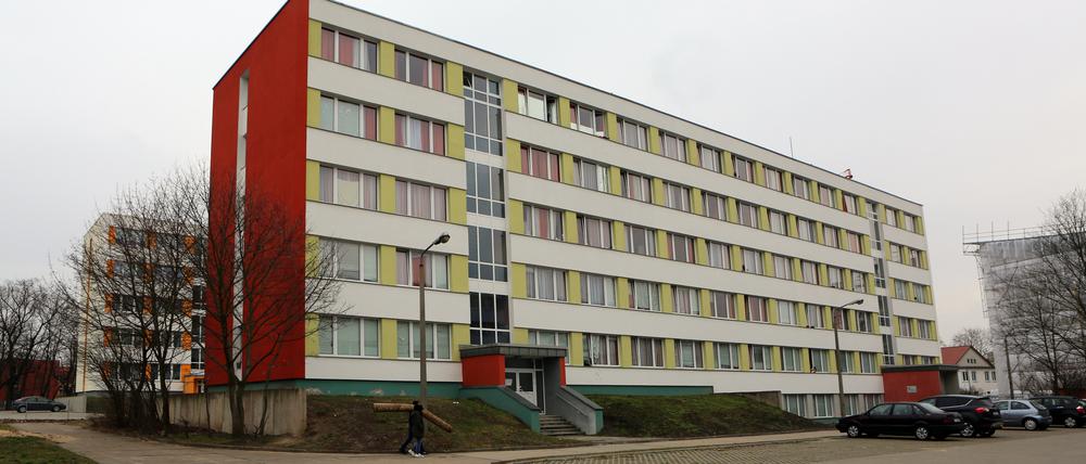 Engpass. In Heimen wie in diesem in Teltow leben 378 Geflüchtete, die eigentlich in eine Wohnung umziehen könnten.