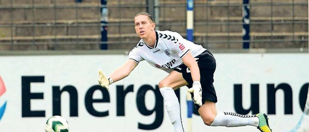 Hält den Ball lieber flach: Die Nummer eins vom SV Babelsberg 03, Kevin Otremba.