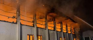 Ende August ist eine Sporthalle in Nauen abgebrannt. Schnell wurde klar: Es handelt sich um Brandstiftung.