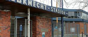 Der Eingang zum Karl-Liebknecht-Stadion des SV Babelsberg 03.