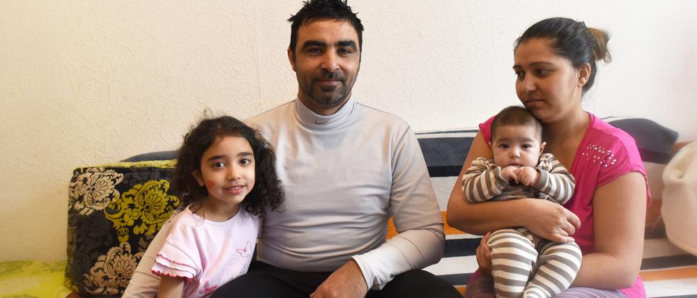 Dem Co-Trainer der Babelsberger Flüchtlingsfußballmannschaft "Welcome United", Zahirat "Hassan" Juseinov, und seiner Familie droht die Abschiebung.