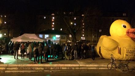 Die Pogida-Kundgebung am 2. März fiel aus. Am Bassinplatz fand dennoch eine Gegenkundgebung statt.