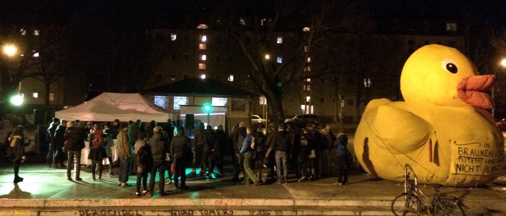 Die Pogida-Kundgebung am 2. März fiel aus. Am Bassinplatz fand dennoch eine Gegenkundgebung statt.
