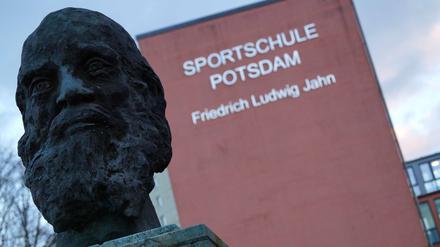 Benannt nach dem Turnvater. Die Sportschule „Friedrich Ludwig Jahn“ in Potsdam kann eine beeindruckende Bilanz vorweisen. Ehemalige Schüler gewannen bisher 130 olympische Medaillen – 68 davon in Gold.