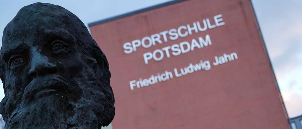 Benannt nach dem Turnvater. Die Sportschule „Friedrich Ludwig Jahn“ in Potsdam kann eine beeindruckende Bilanz vorweisen. Ehemalige Schüler gewannen bisher 130 olympische Medaillen – 68 davon in Gold.