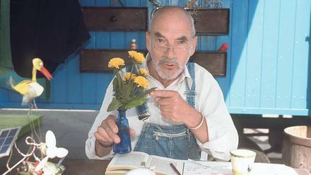 Er drehte in Heiligensee und lebte am Ku’damm. Peter Lustig, Jahrgang 1937, kam einst als Tontechniker nach Berlin. Von 1978 bis 2005 moderierte er die Kindersendung „Löwenzahn“, die auch viele Erwachsene regelmäßig schauten.