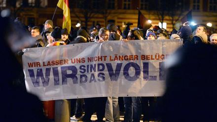"Durch einen verstärkt rassistischen Diskurs, der durch asylfeindliche Äußerungen der AfD und der Pegida-Bewegung angeführt wird, sehen sich ,besorgte’ Bürger legitimiert, selbst aktiv zu werden".