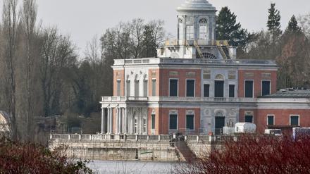 Das Marmorpalais im Neuen Garten in Potsdam: Anlässlich des Dienstantrittes von Peter Joseph Lenne in Potsdam vor 200 Jahren wurden durch die Beseitigung des Wildwuchses am Wasser und den Beschnitt der Bäume die historischen Sichtbeziehungen im Landschaftsgarten wiederhergestellt.