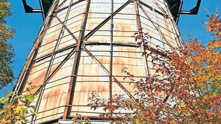 Einsturzgefahr auf dem Telegrafenberg. Der Helmertturm ist eine Ruine.