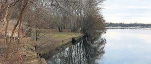 Ein Uferweg über das Gelände des Wasserwerks ist seit Jahren geplant, verzögert sich aber immer wieder. Nun stellt die Stadt einen Baubeginn erst ab 2019 in Aussicht.