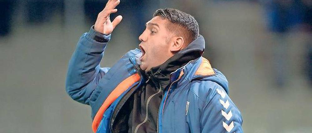 In der Coachingzone: Nulldrei-Trainer Cem Efe.