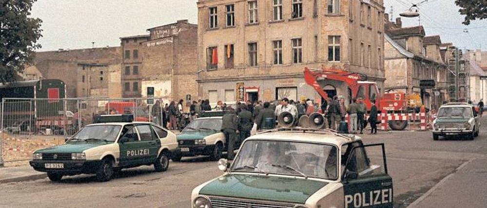 Das Bild zeigt einen Polizeieinsatz in der Gutenbergstraße.