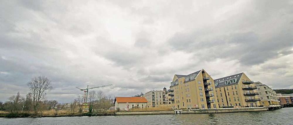 Die Baumassen und die Dichte der mittleren Speicherstadt – rechts im Bild – sind vielfach kritisiert worden. Auf der benachbarten Brache im nördlichen Teil der Speicherstadt soll es besser laufen.