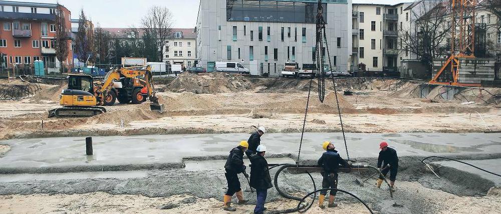 Einst ein Parkplatz: Hinter dem Nikolaisaal entsteht eine Wohnanlage