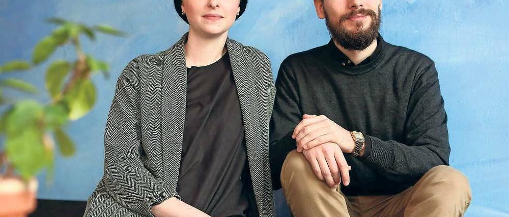 Lena Waldhoff und Alexander Hof, beide Studenten aus Potsdam, finden es unerträglich, dass allein im vergangenen Jahr über 3000 Menschen bei der Flucht über das Mittelmeer ums Leben kamen.