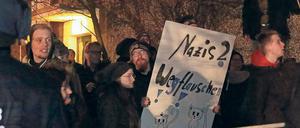 Mitunter hatten Gegendemonstranten bei der Kundgebung des Potsdamer Pegida-Ablegers Pogida am Mittwochabend einfallsreiche Ideen.